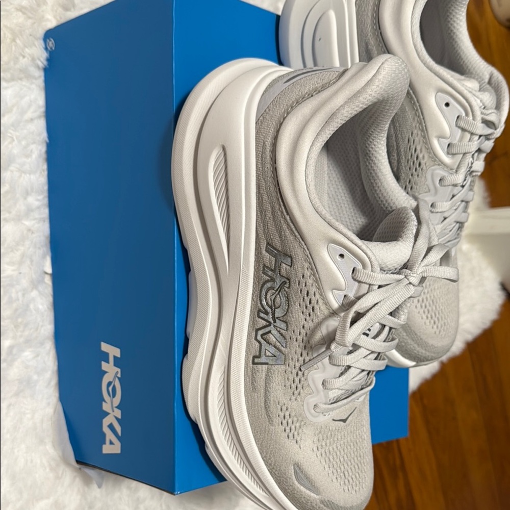 Hoka Bondi 9 Light Gray Athletic Shoes
New in box